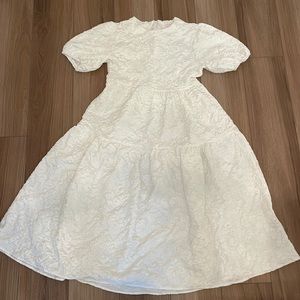 Vintage oversized puffed white dress